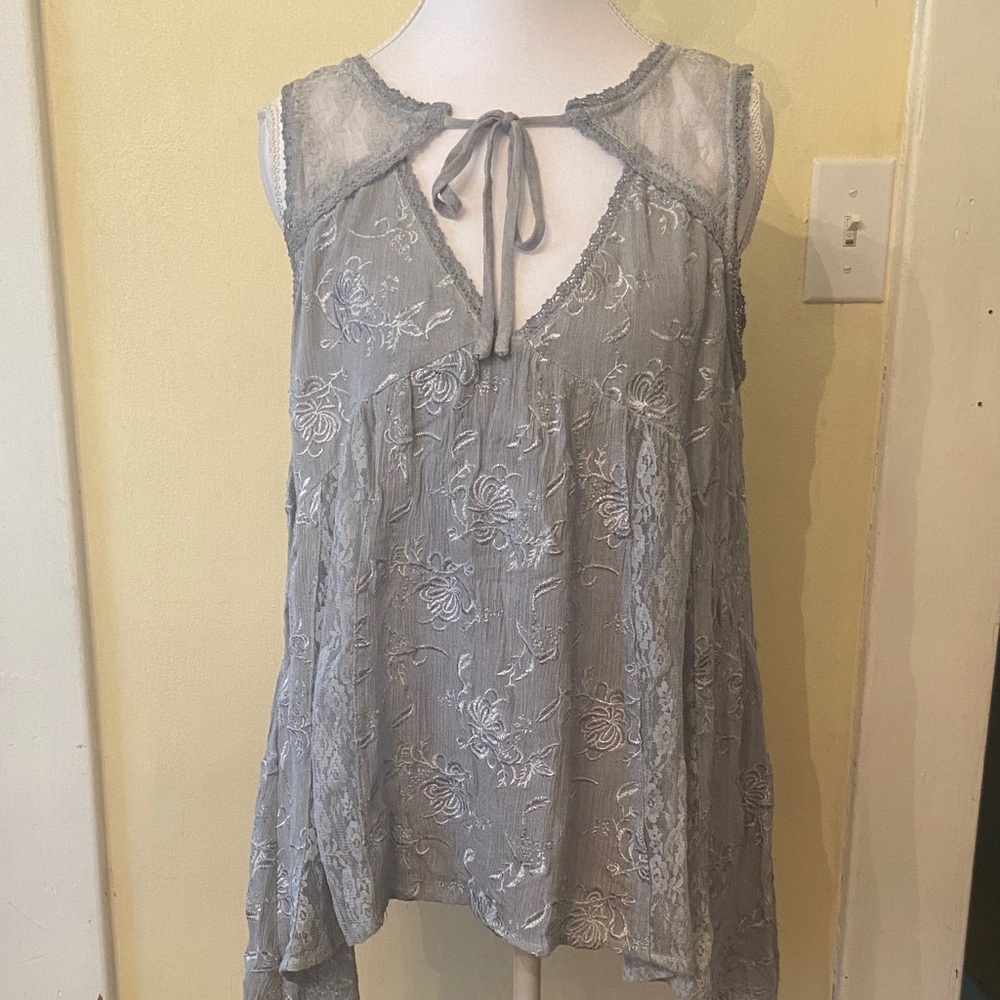 POL tank top Gray Lace Trim Floral Tie-front Camisole womens size small bohemian